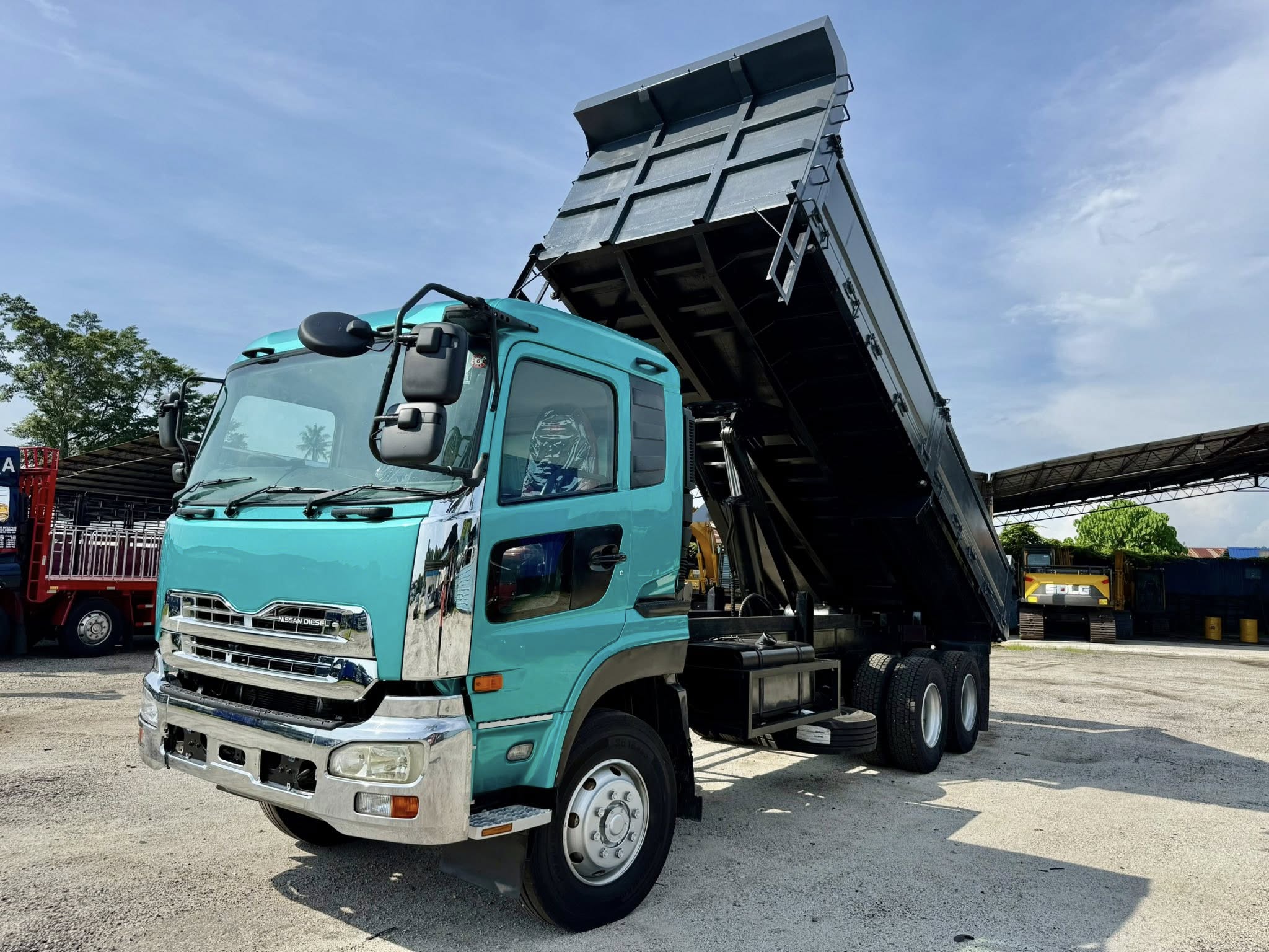 Heavy Duty Dump Truck