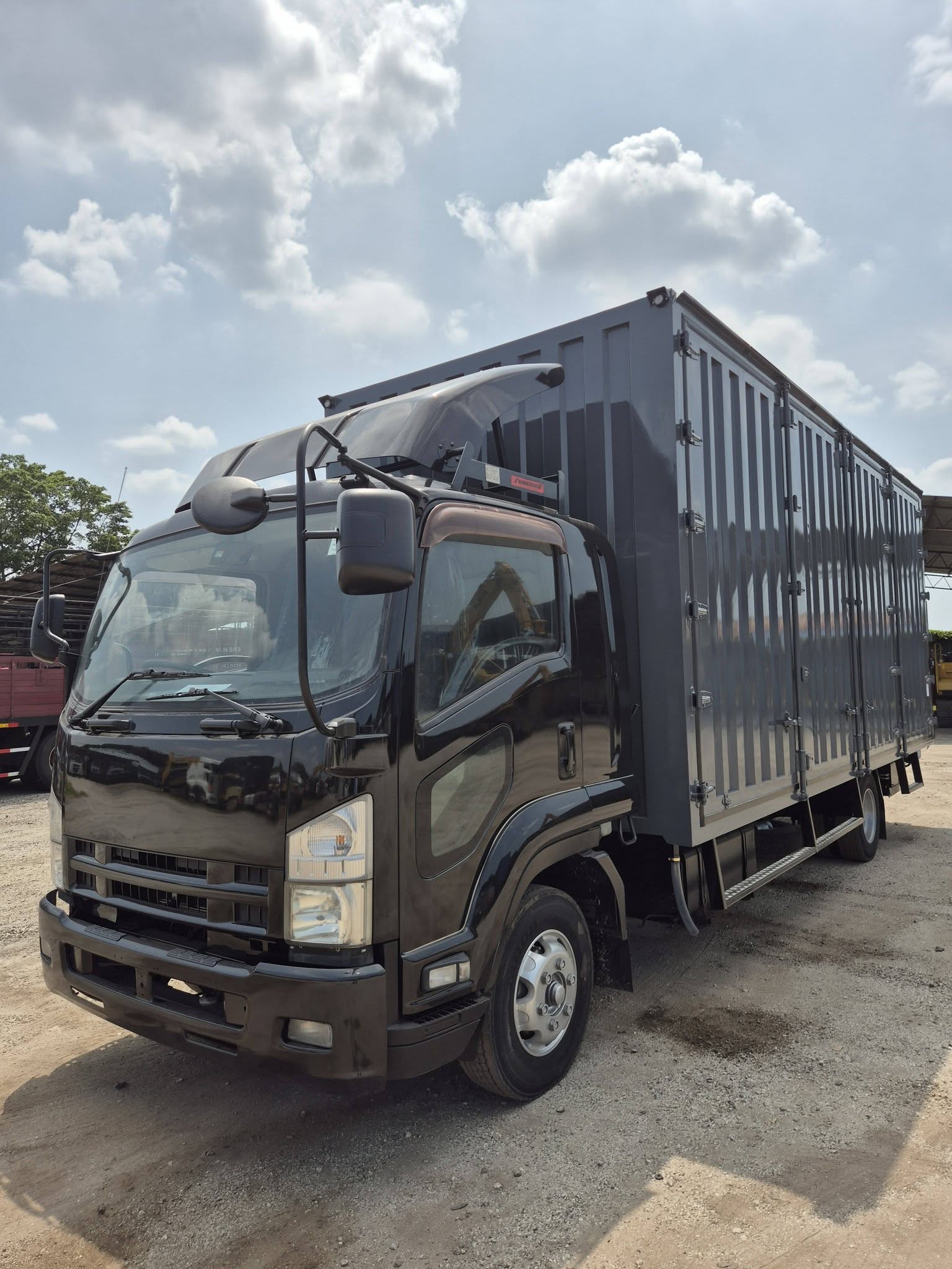 Heavy-Duty Cargo Truck
