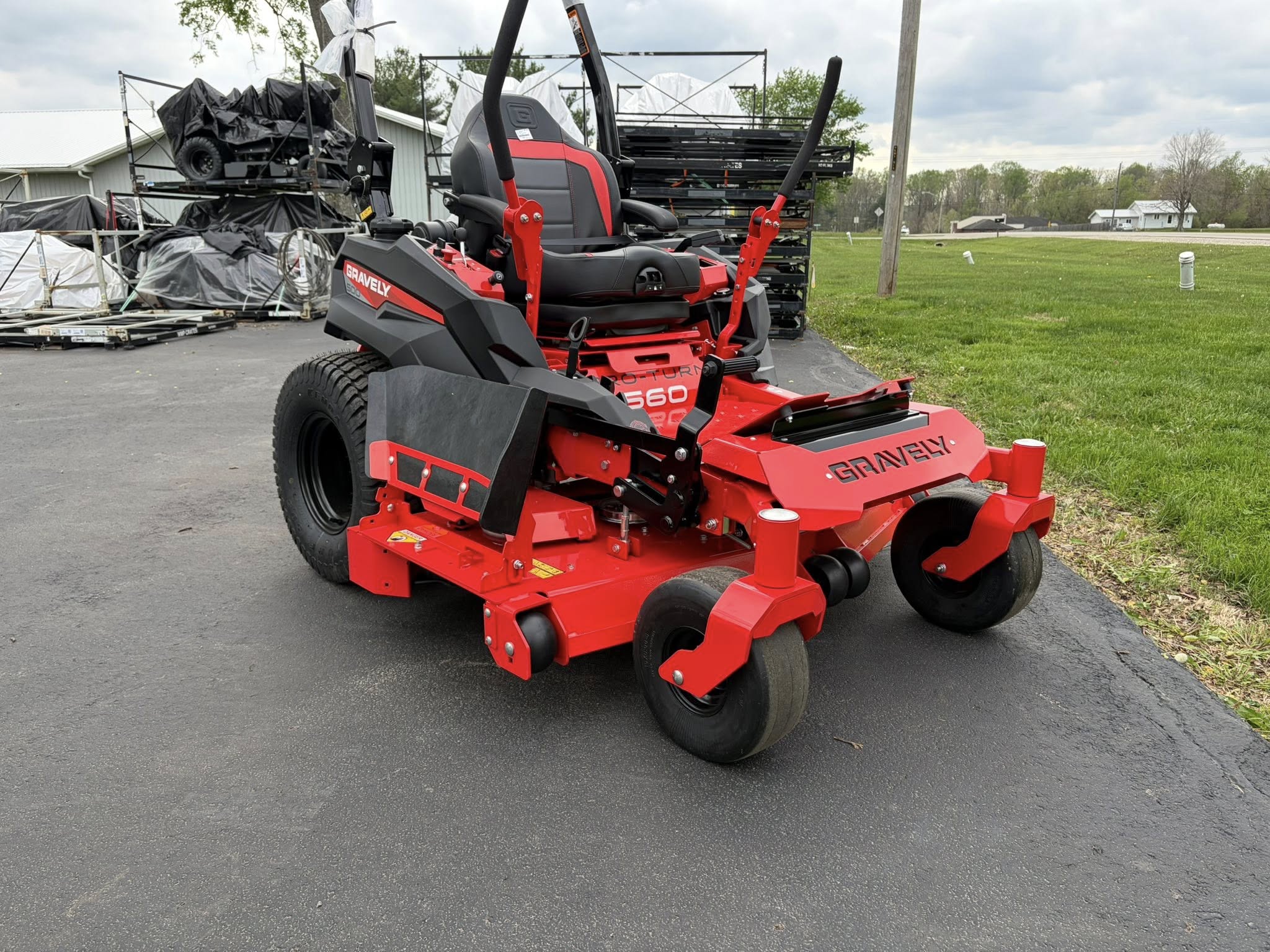 Gravely Pro-Turn 560 Zero-Turn Mower