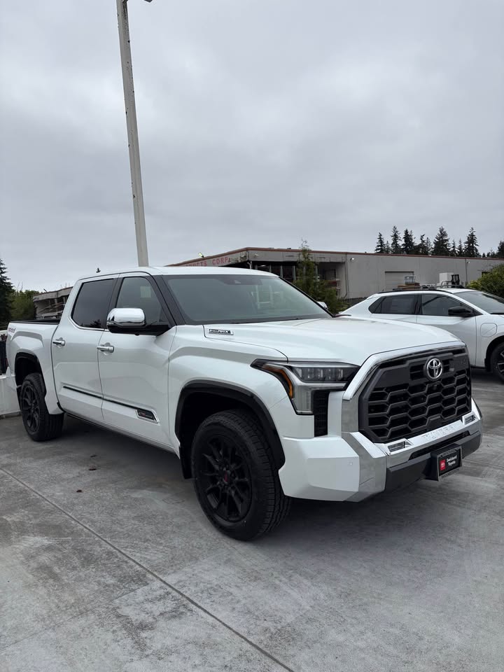 Toyota Tundra CrewMax