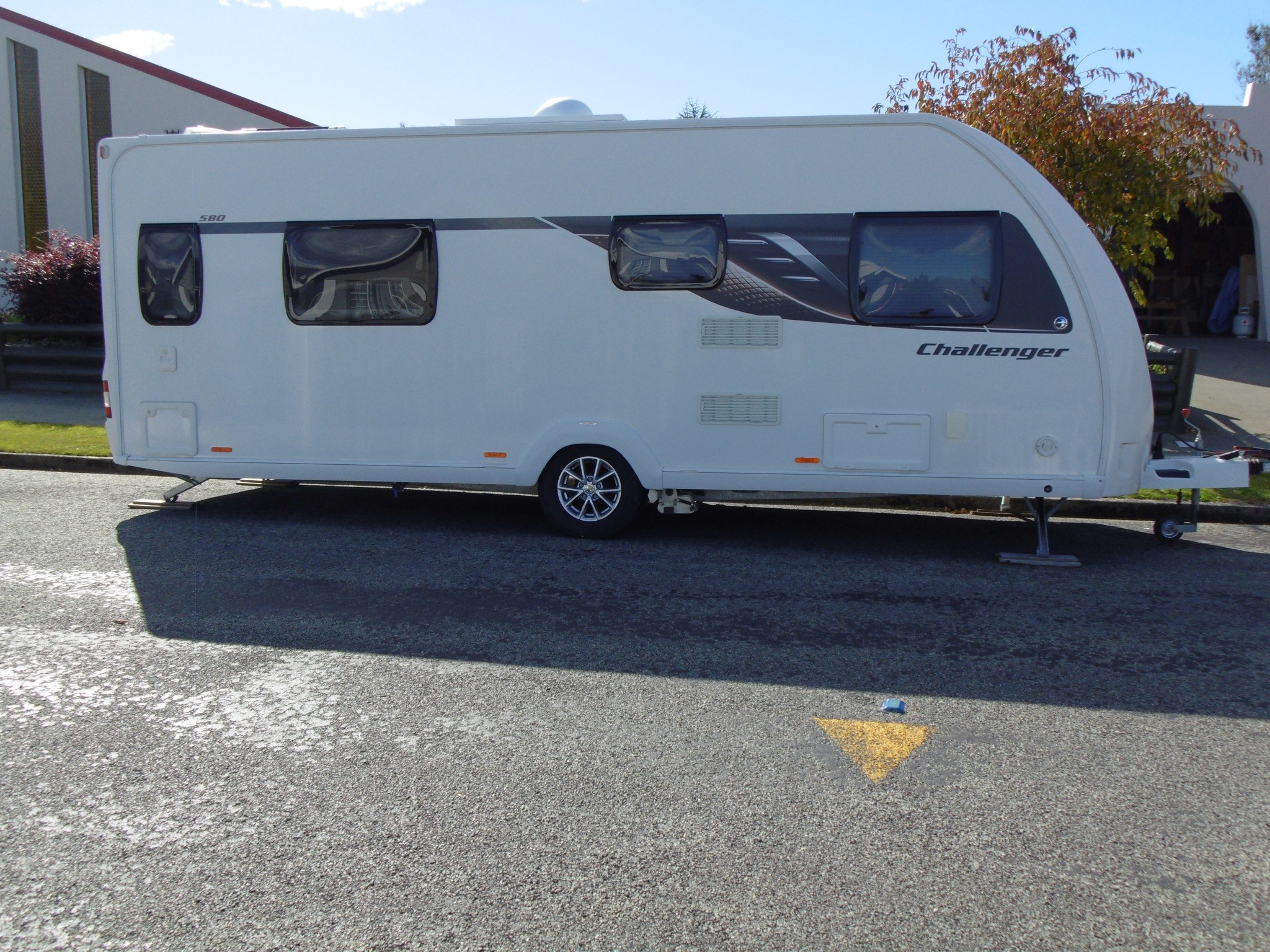 Challenger Caravan