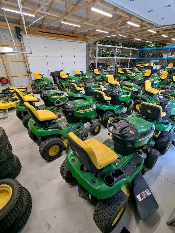 John Deere Riding Mower
