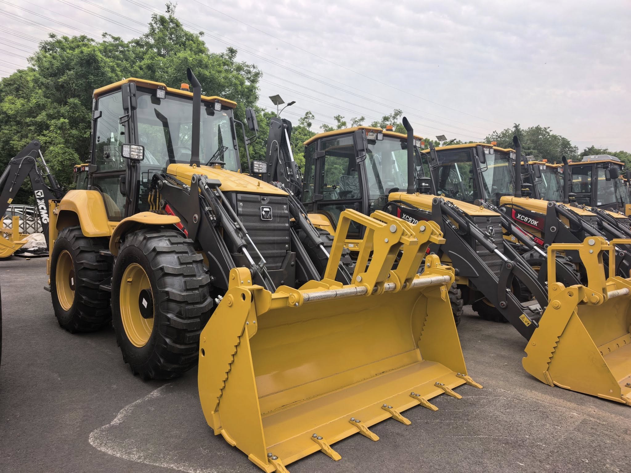Heavy Duty Backhoe Loader
