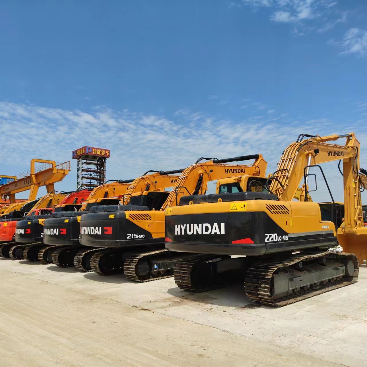 Hyundai Excavator 220D