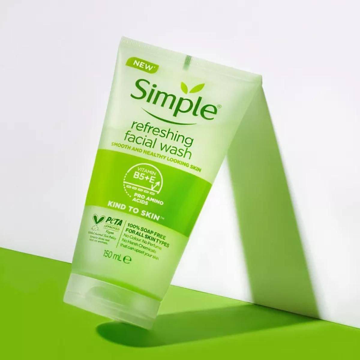 Simple Kind to Skin Refreshing Facial Wash with Vitamin B5+E 150ml (official)