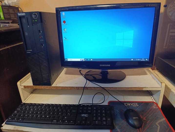 PC de escritorio Lenovo ThinkCentre i5