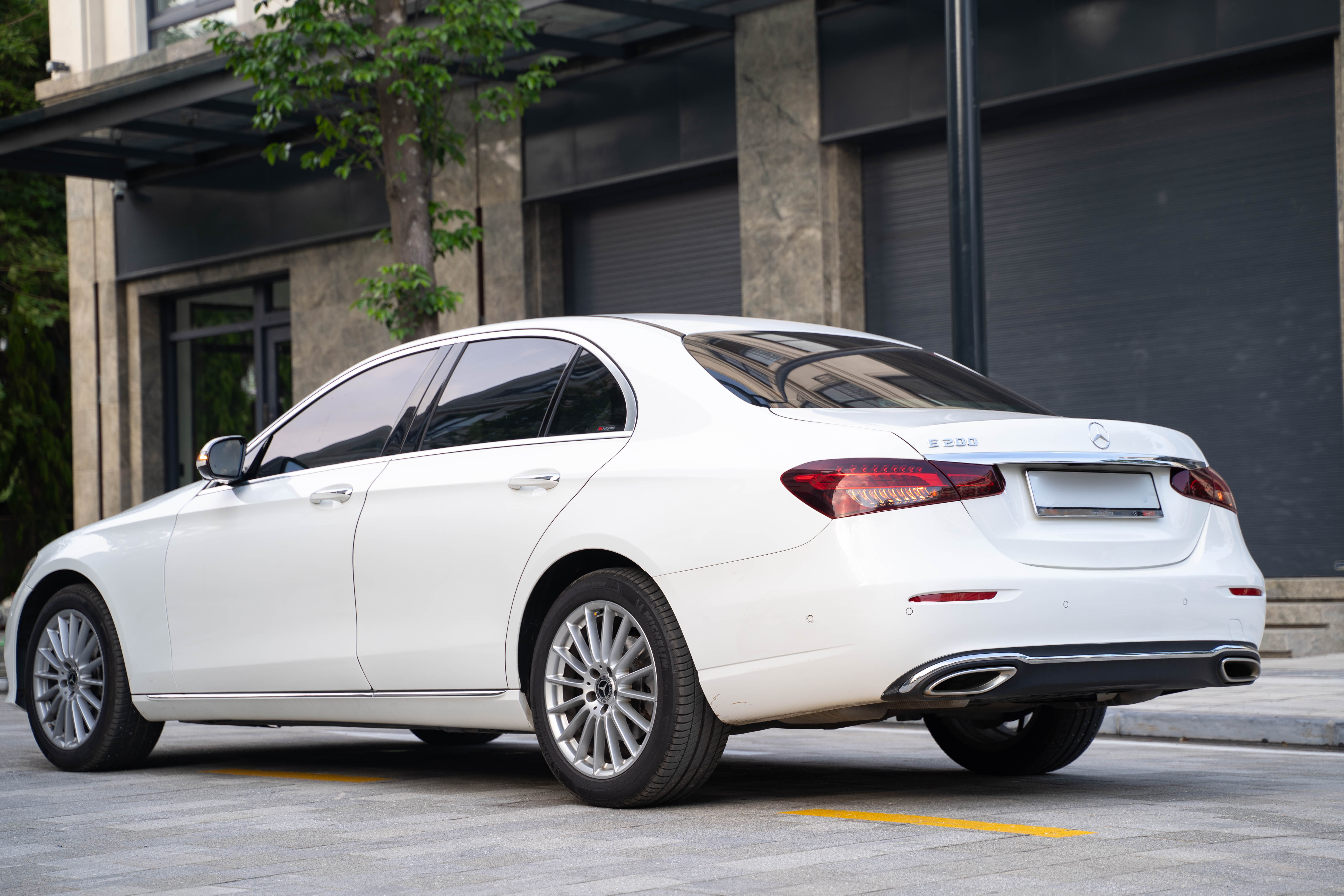 E200 Exclusive V1 2022 giá tốt nhất thị trường