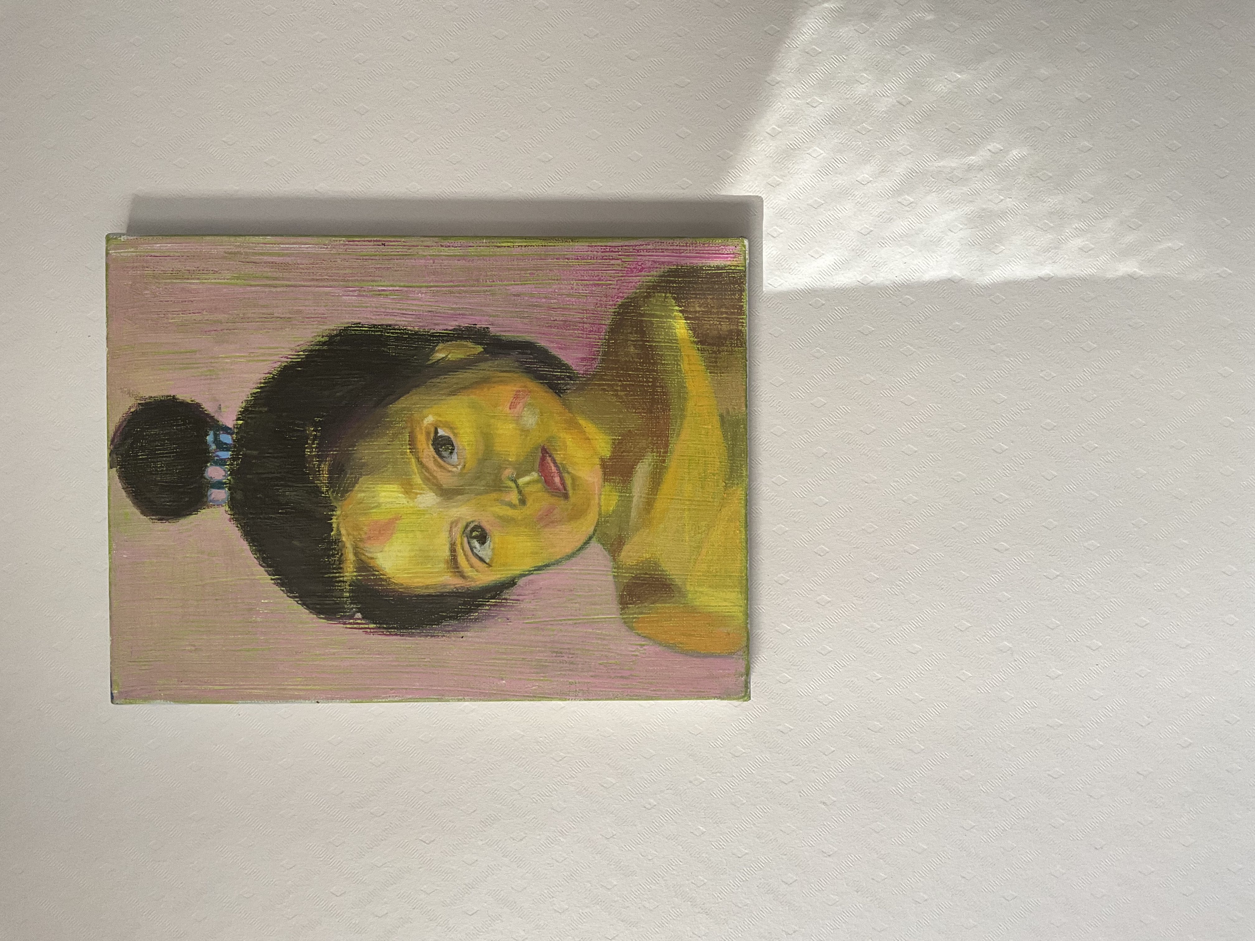 Petite fille au crayon