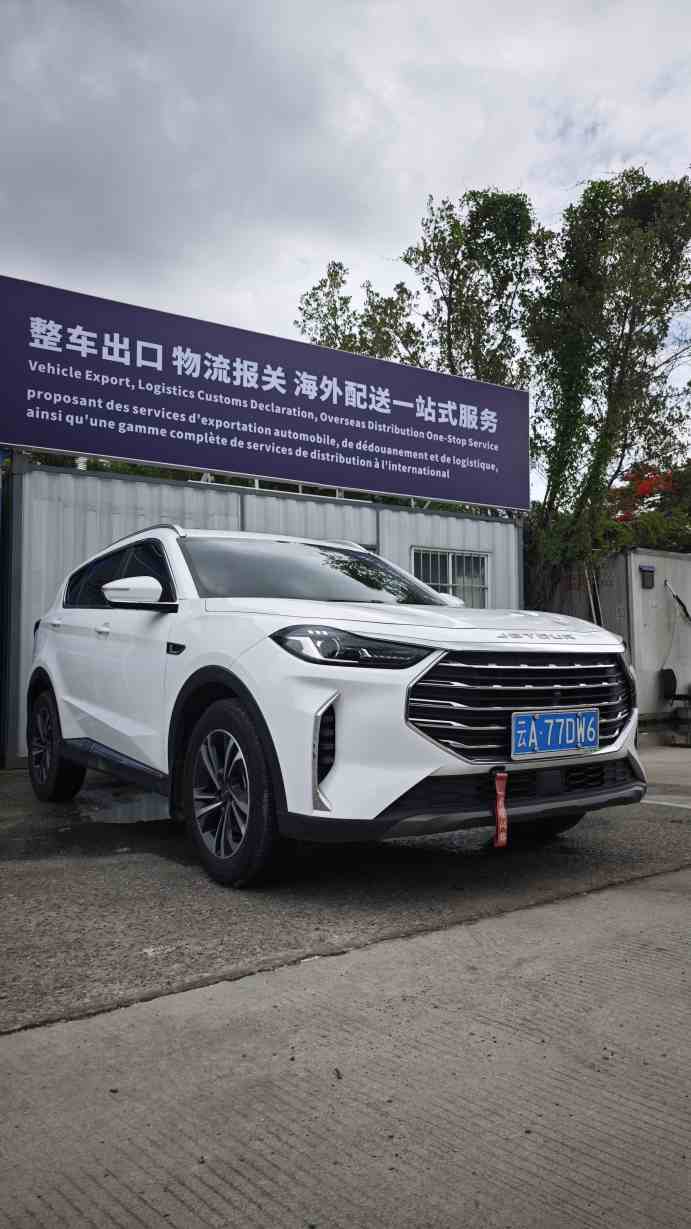 Jetour X70 Plus 2021 – 1.6T DCT (Version Di / 5 Places)