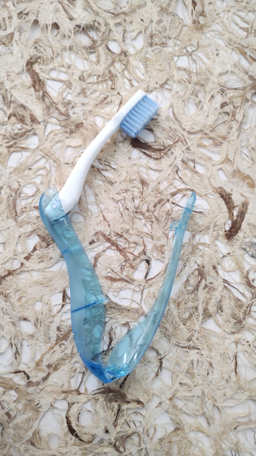 Cepillo de dientes plegable