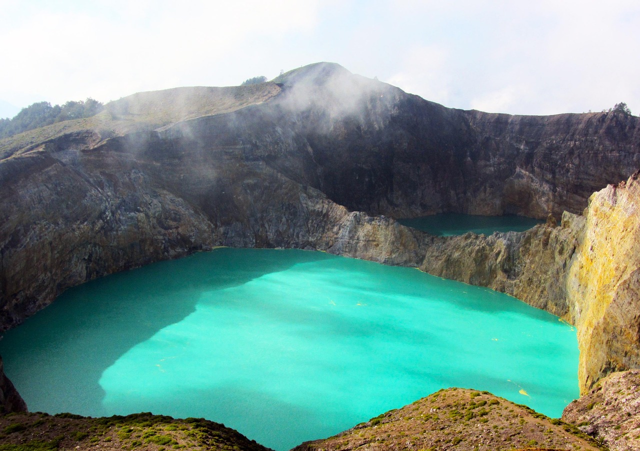 Kelimutu Lake Tour Package