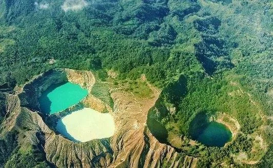 Kelimutu Lake Tour Package