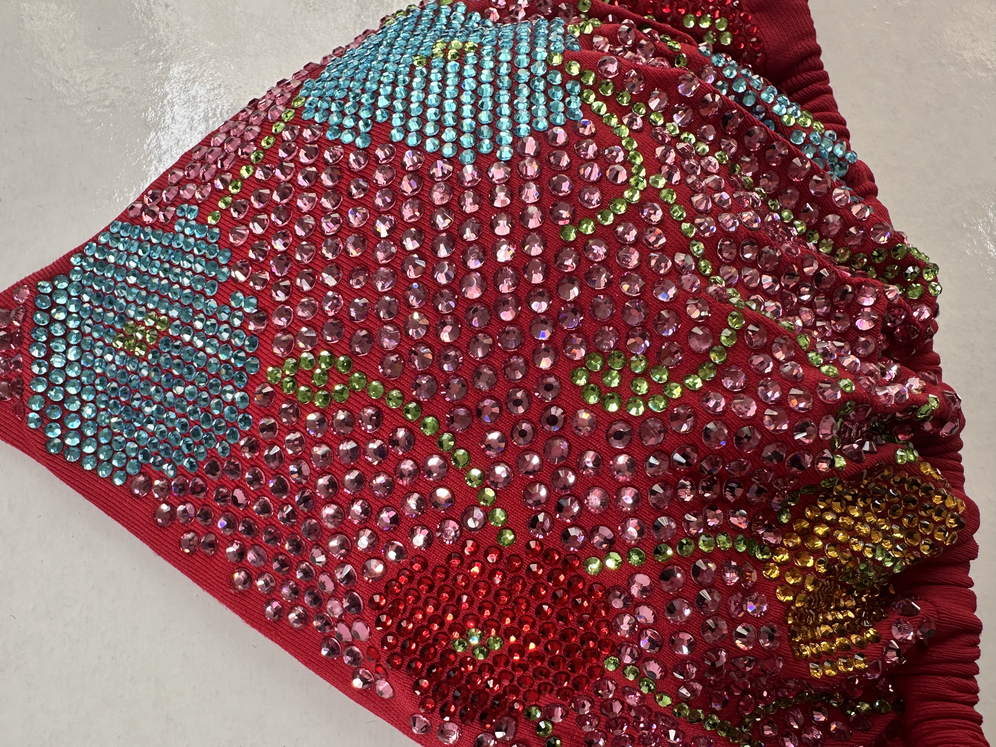 BIKINI ROSSO TEMPESTA DI STRASS IN FIORE