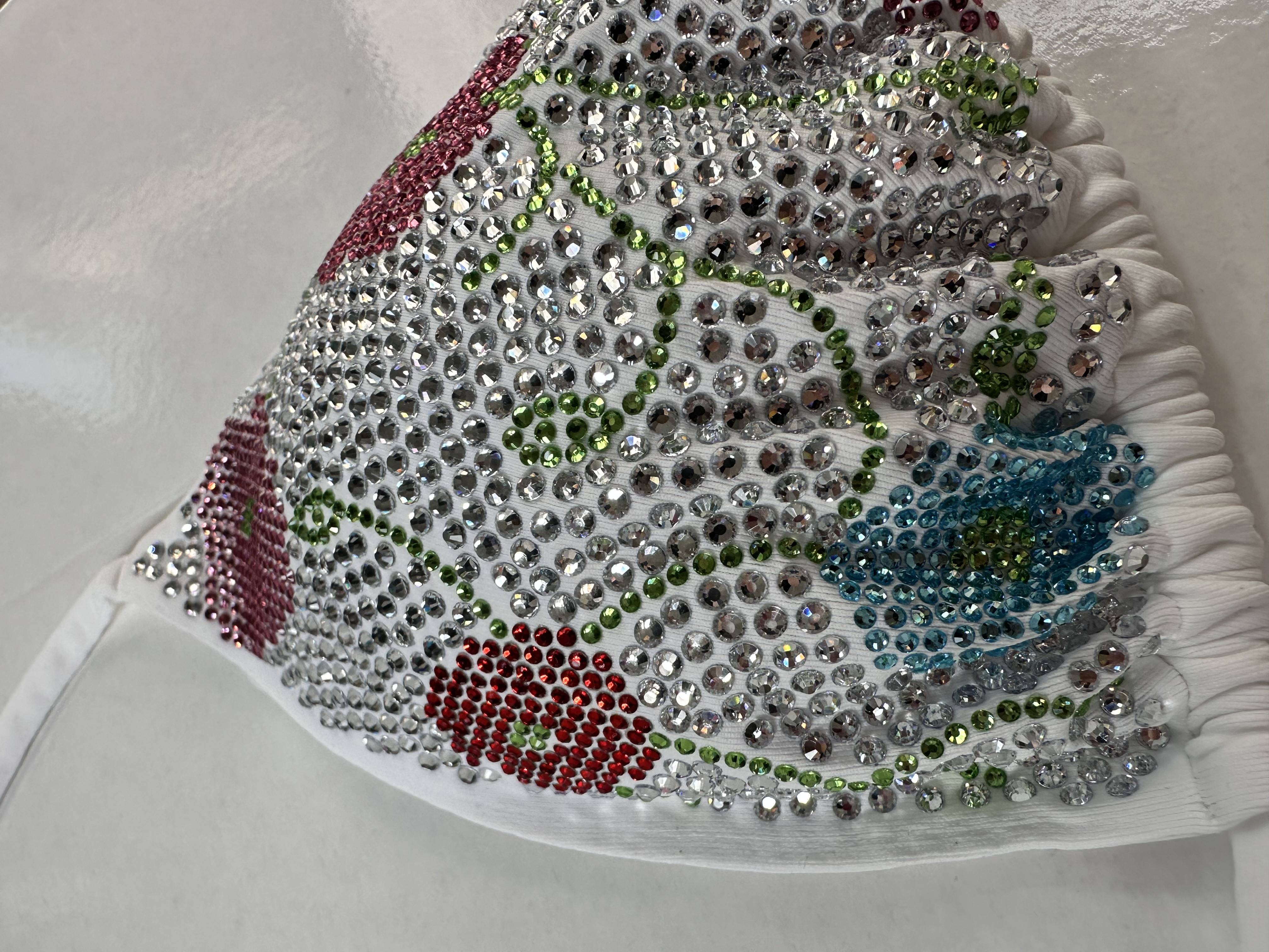 BIKINI BIANCO TEMPESTA DI STRASS IN FIORE