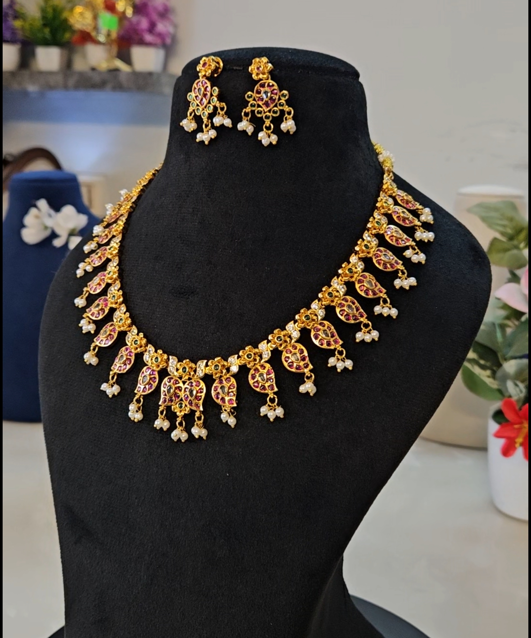 Traditional Jadau Kundan Necklace Set