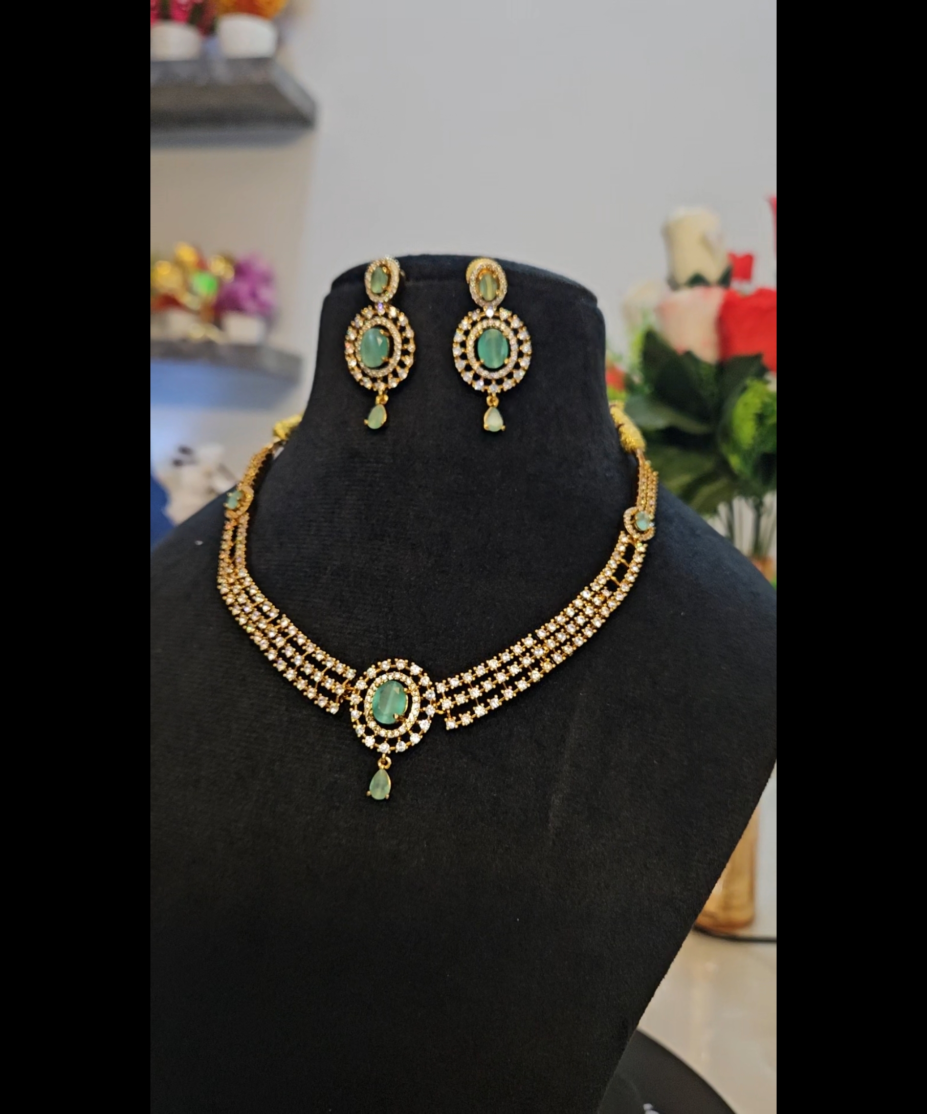 Emerald Stone Necklace Set
