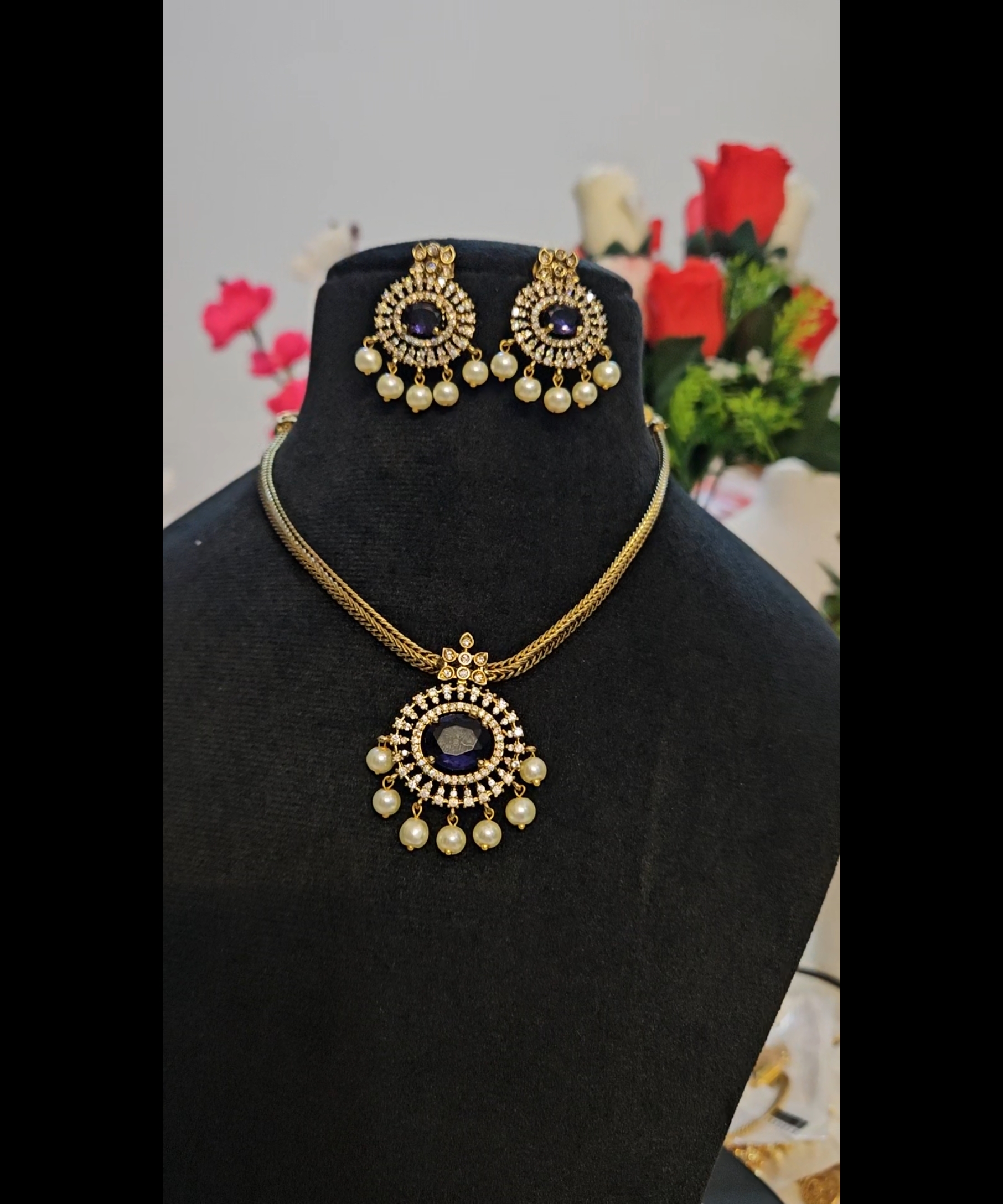 Traditional Kundan Necklace Set