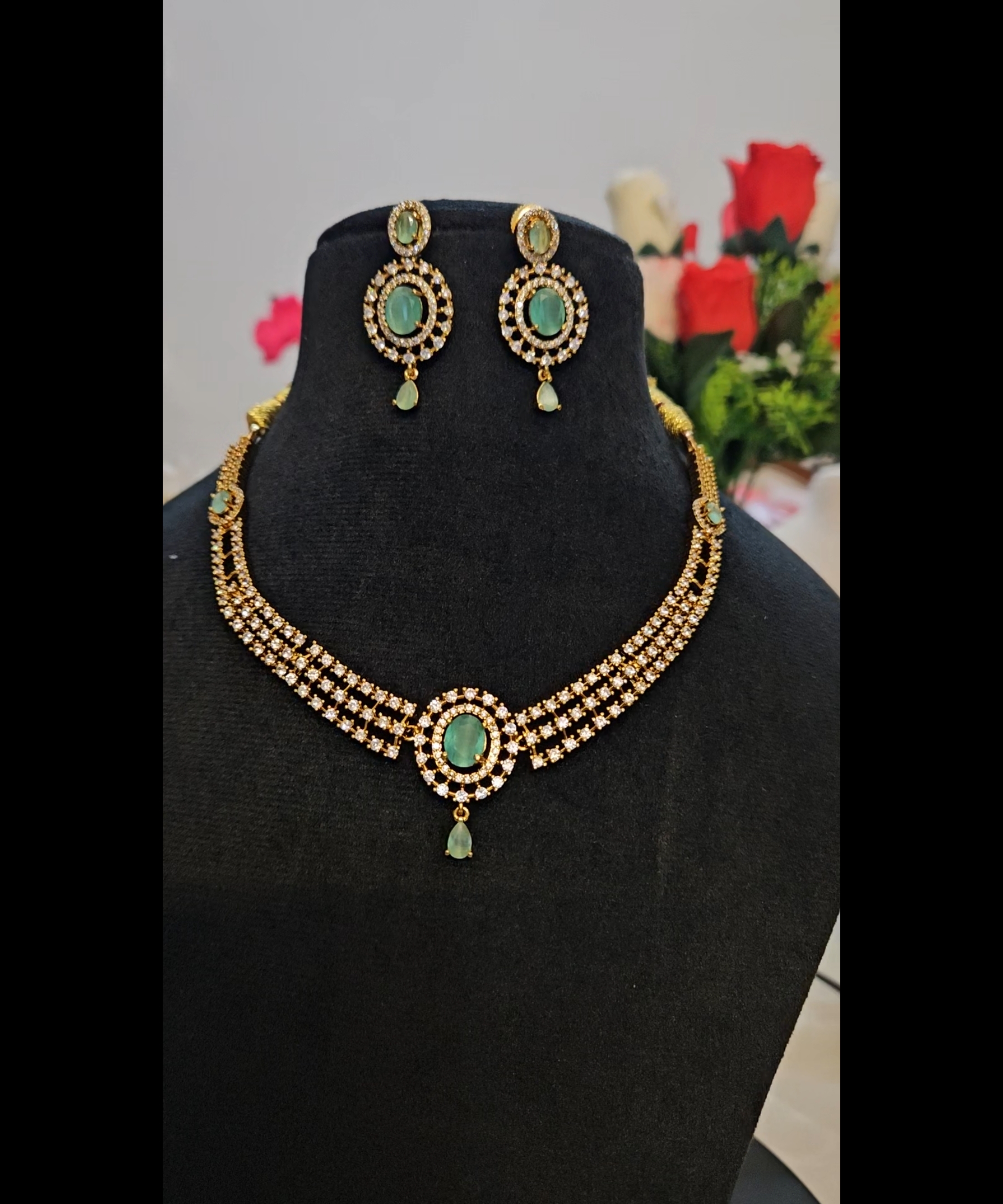 Emerald Stone Necklace Set
