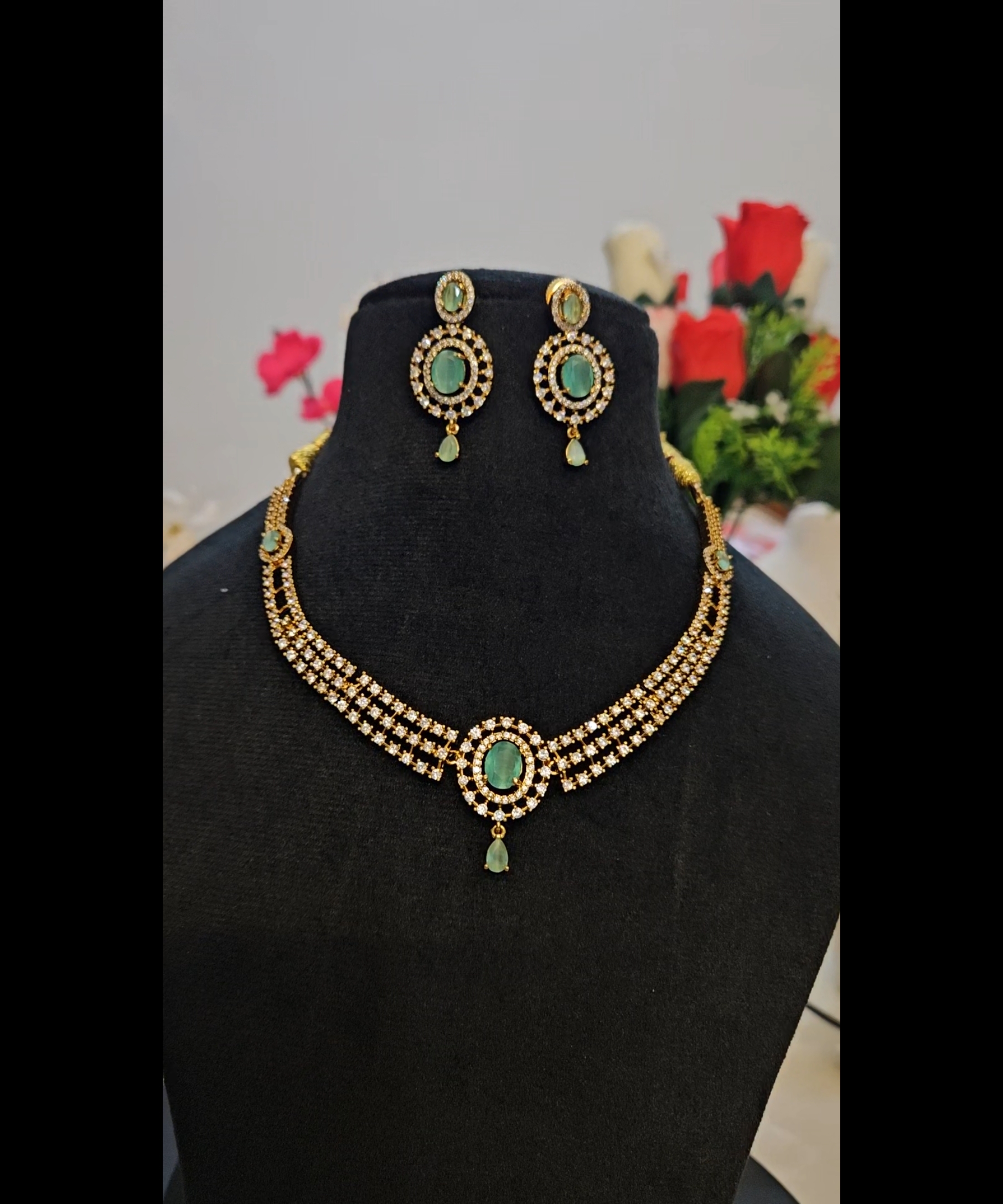 Emerald Stone Necklace Set