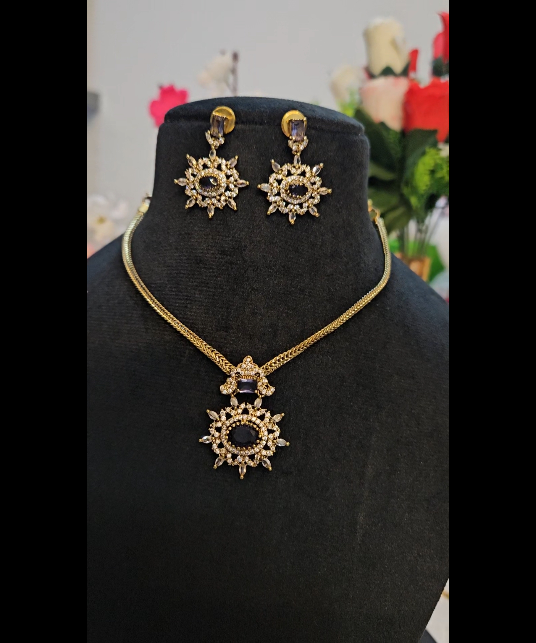 Elegant Green Stone Necklace Set