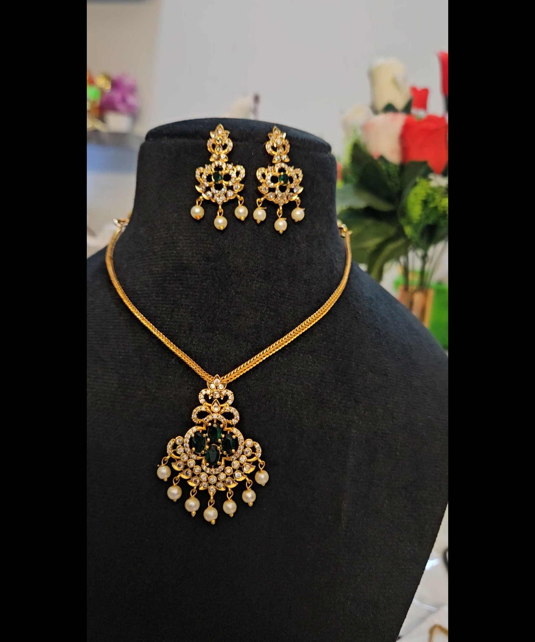 Traditional Gold-Plated Necklace Set