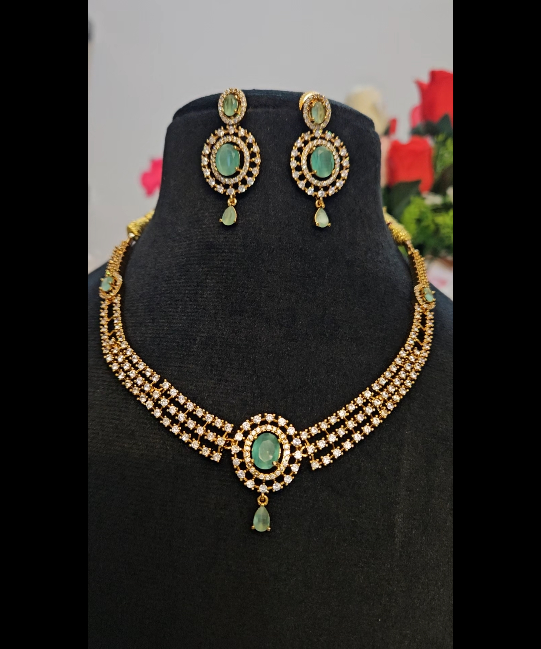 Emerald Stone Necklace Set