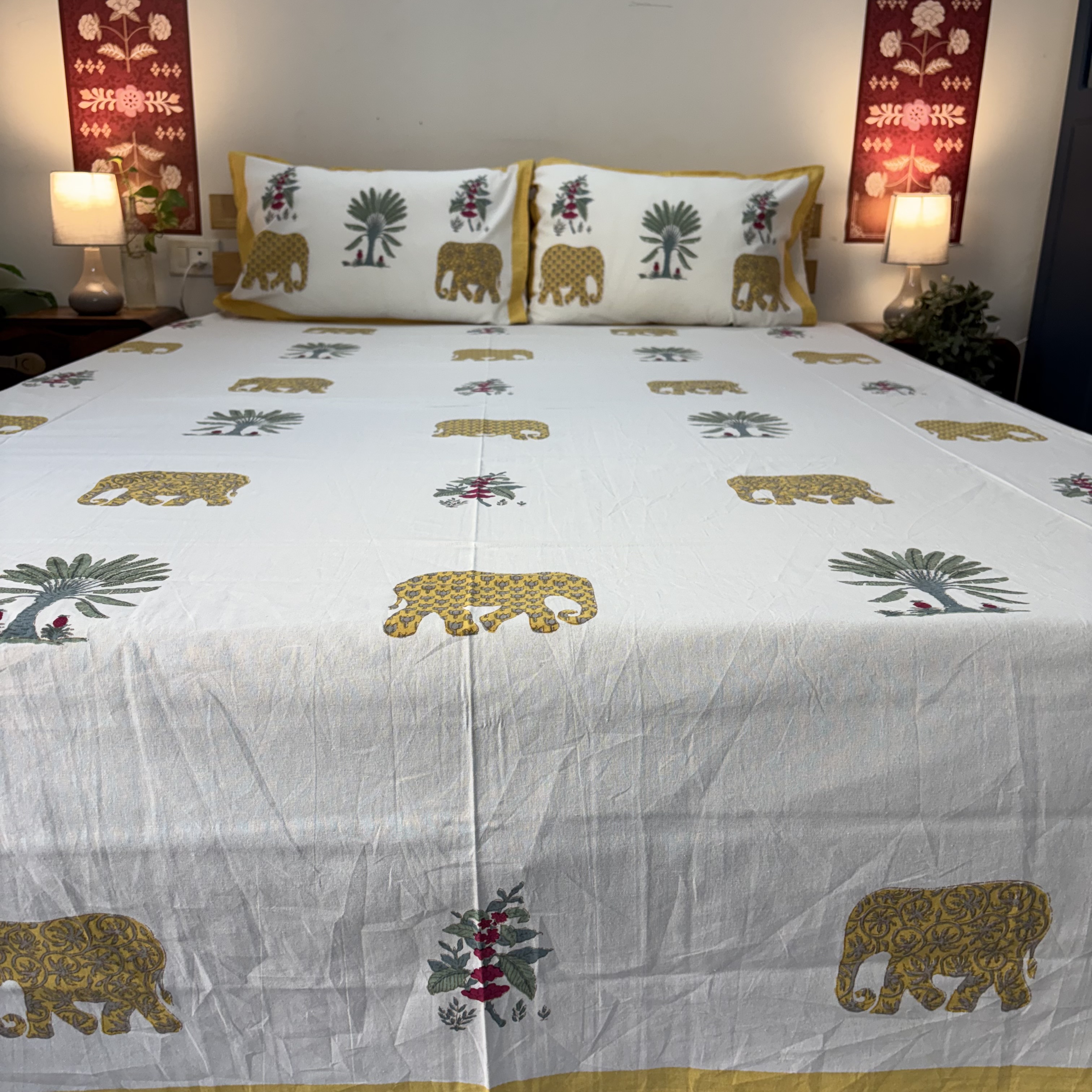 Elephant & botanicals Printed Cotton Bedsheet Set