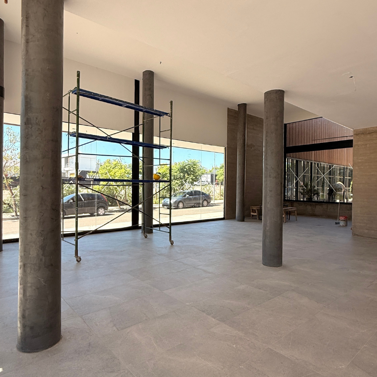 Locales Comerciales EN ALQUILER | Lateral Acceso Este