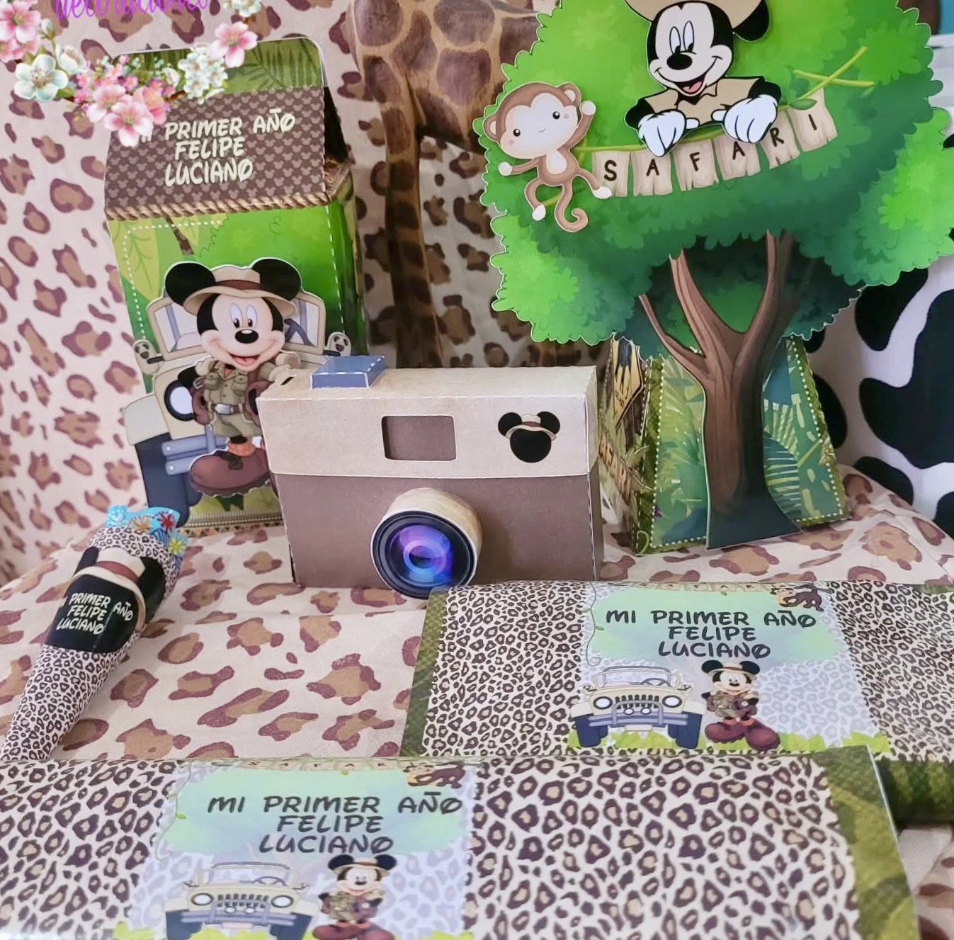 Mickey Safari personalizado 🦒🌿