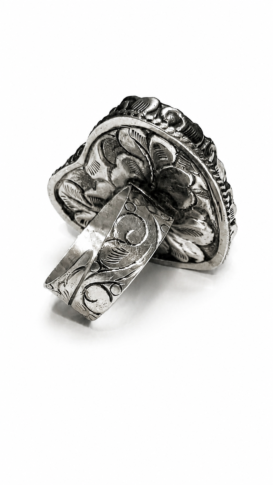 Large Embossed Tibetan White Metal Ring w/ Gorgeous Labradorite Heart Shaped Gemstone~ Size is adjustable
