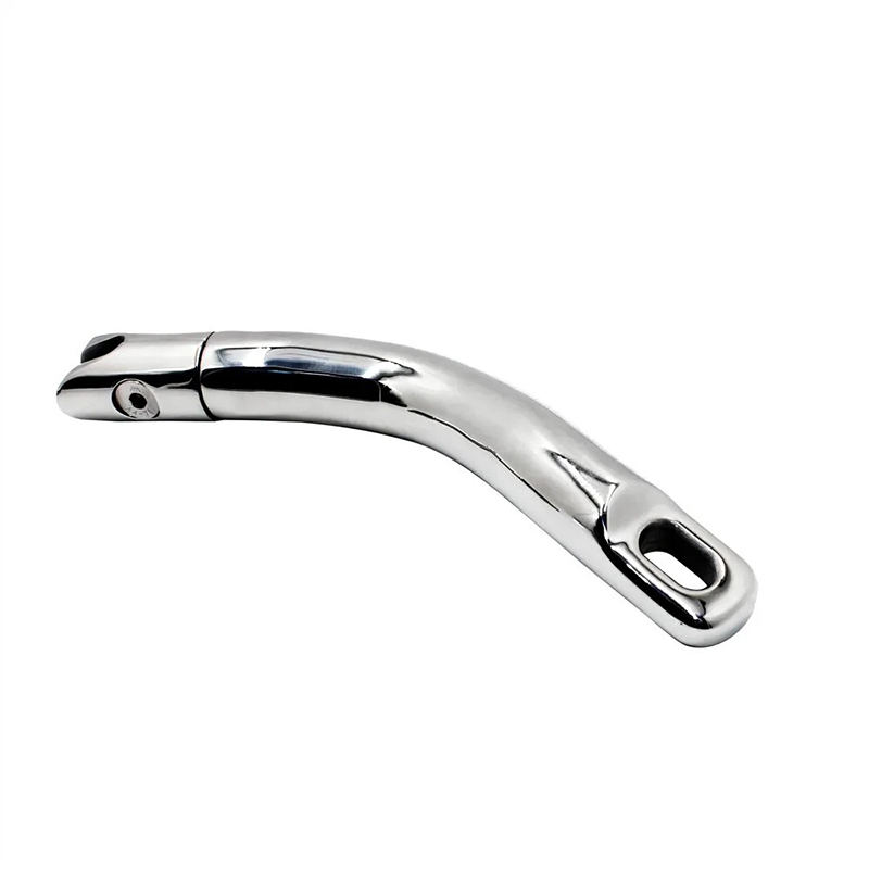 Polished 316 stainless steel anchor chain links for yachts.