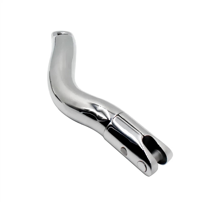 Polished 316 stainless steel anchor chain links for yachts.