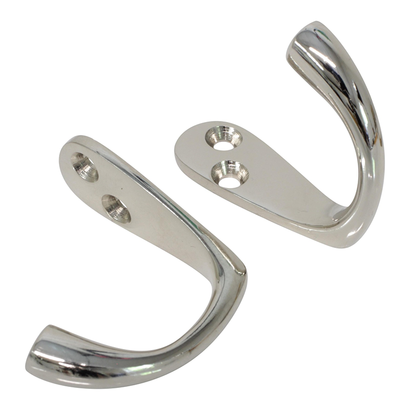 Traditional zinc-plated coat and hat hooks, easy to install in bathrooms and kitchens.