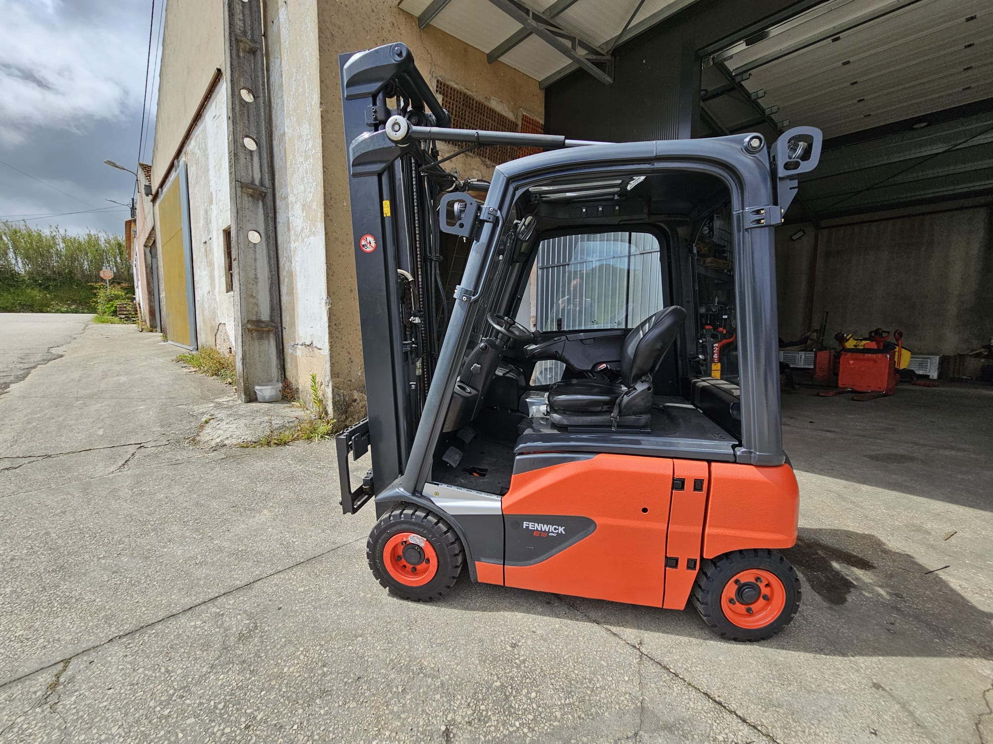 Empilhador E16P 2017