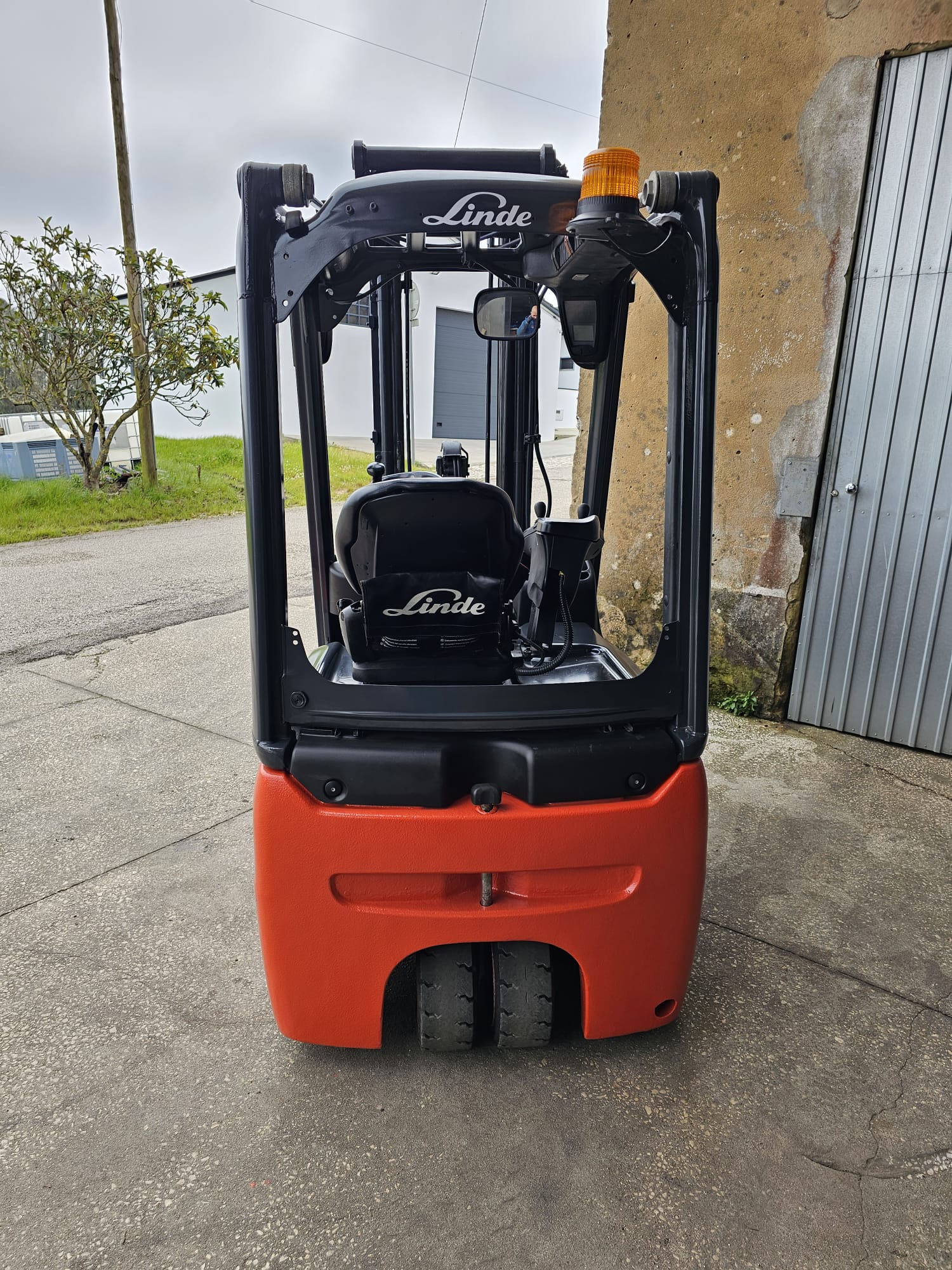 Empilhador Linde E16 2017
