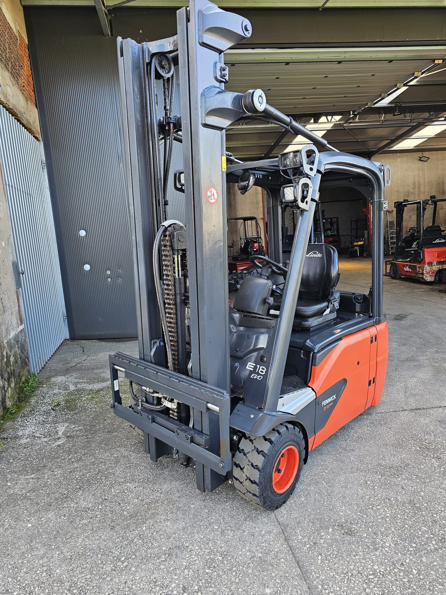 Empilhador Linde E18 Evo 2019