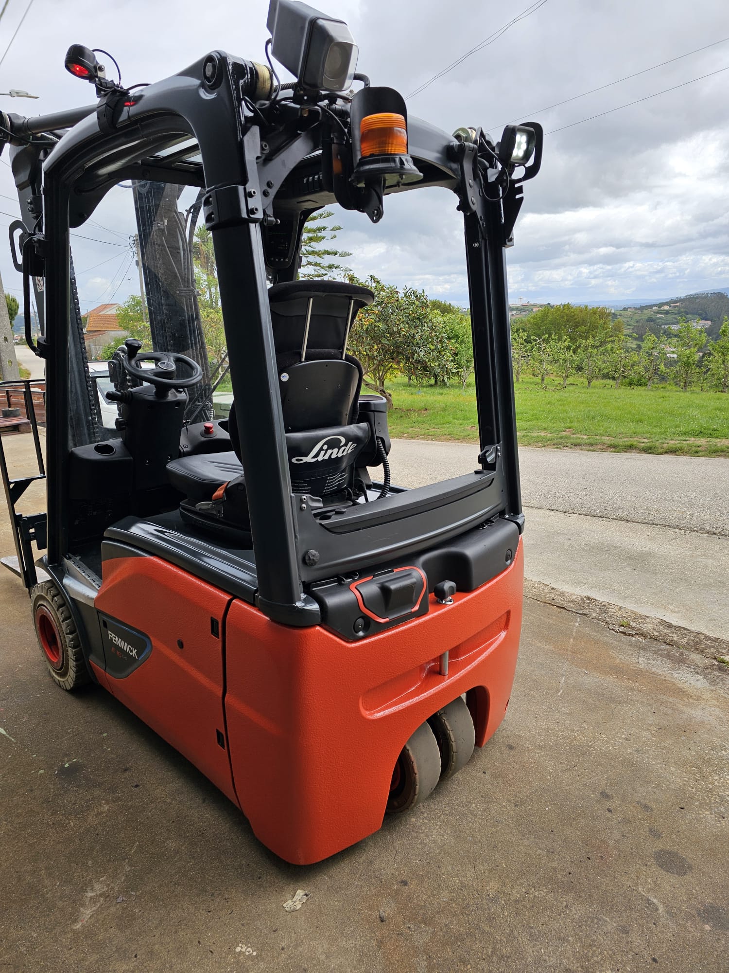 Empilhador Linde E16 2020
