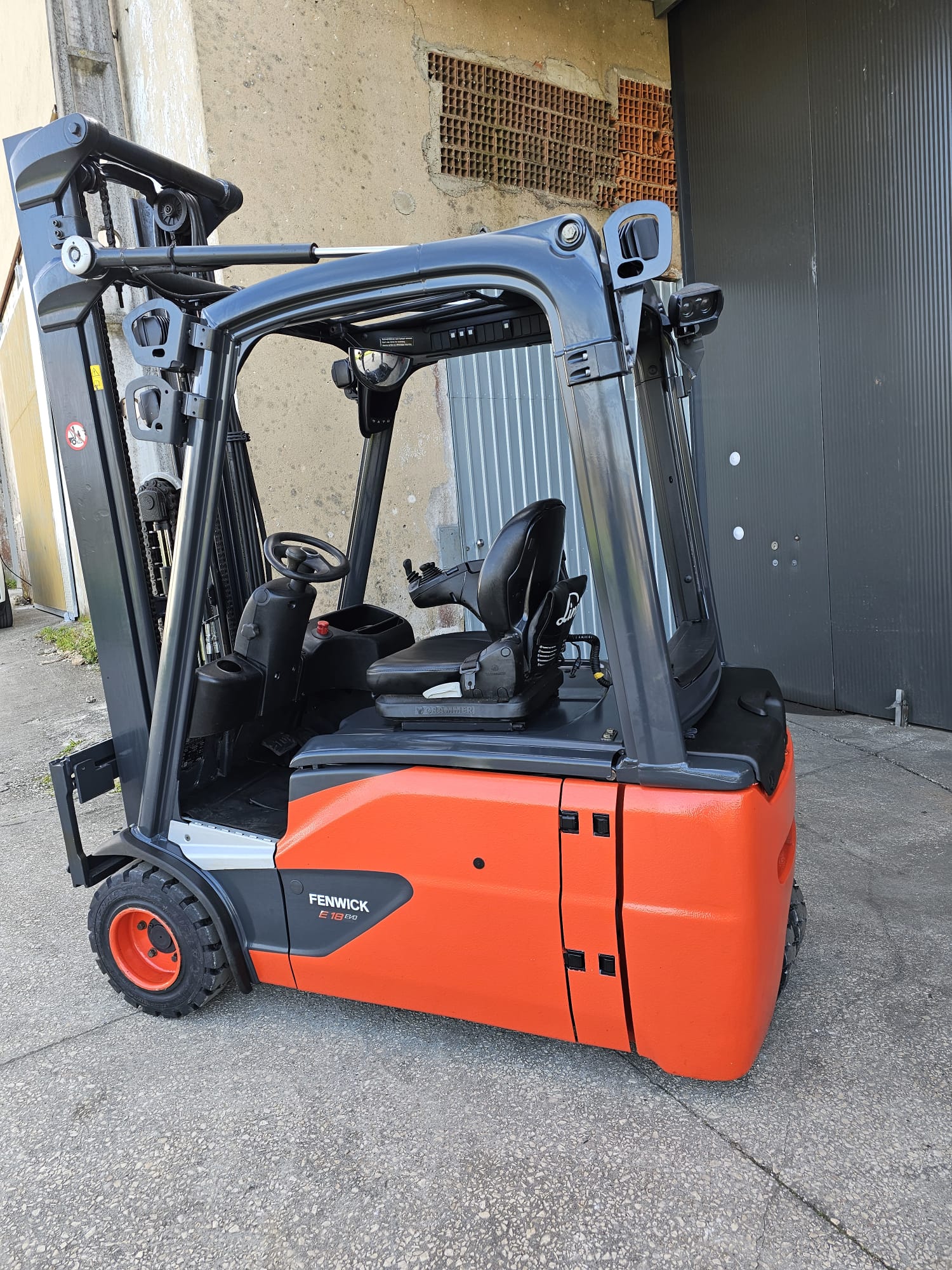 Empilhador Linde E18 Evo 2019