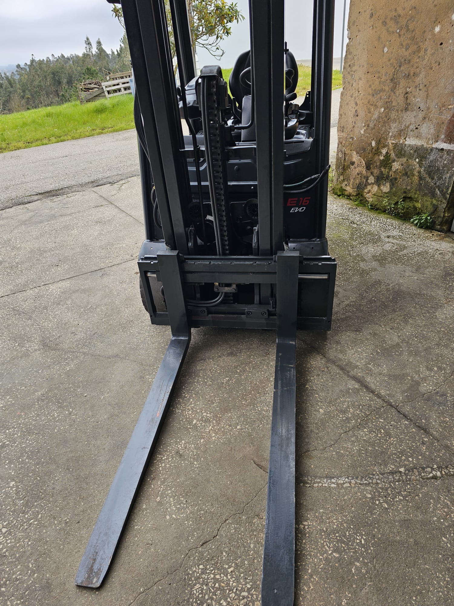 Empilhador Linde E16 2017