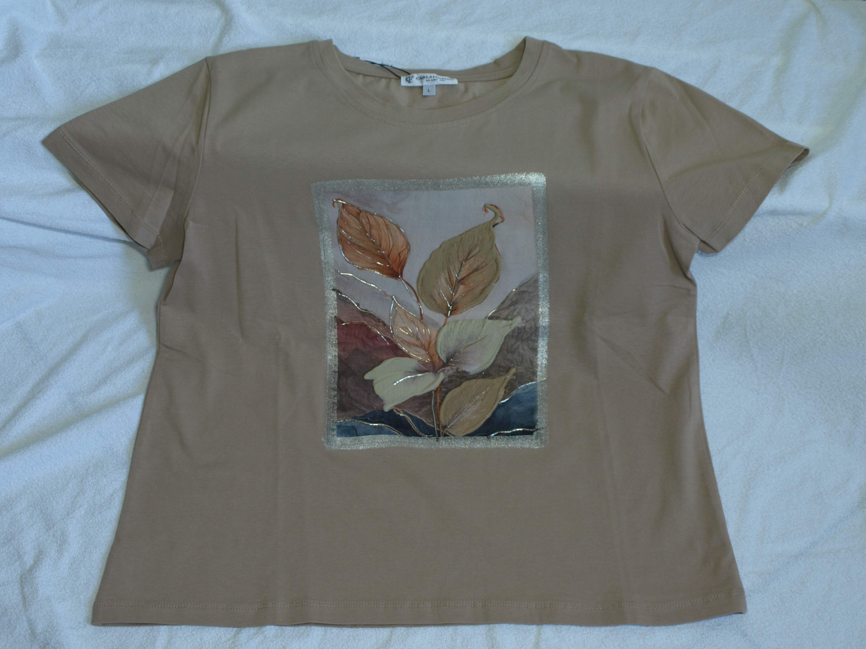 T-SHIRT CARLA FERRONI CON MAXI STAMPA FLOREALE E PROFILI A CONTRASTO
