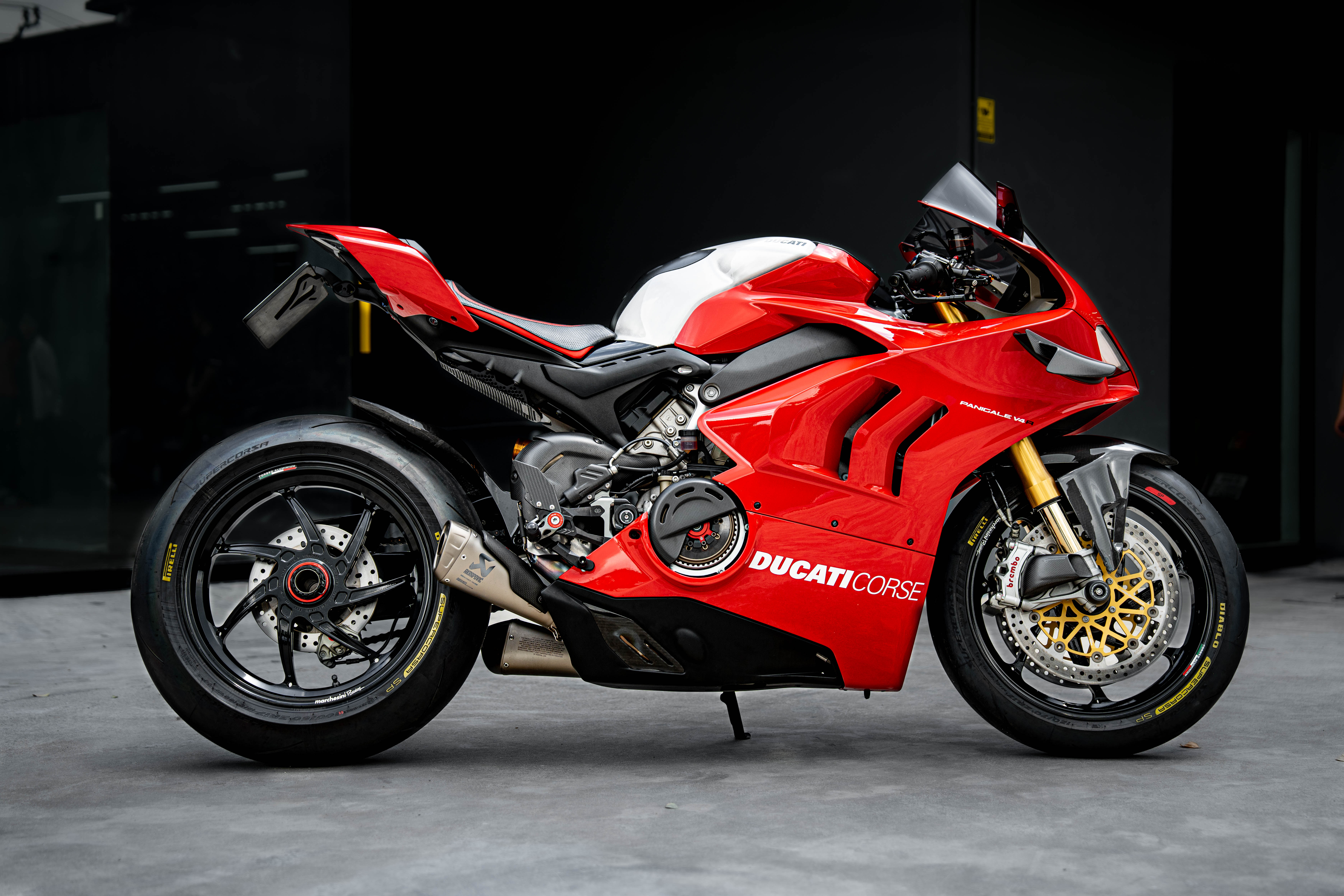 Ducati Panigale V4R เข้ารับบริการติดตั้งฟิล์มใสกันรอย PPF รอบคัน ด้วยฟิล์มคุณภาพระดับพรีเมียม 
