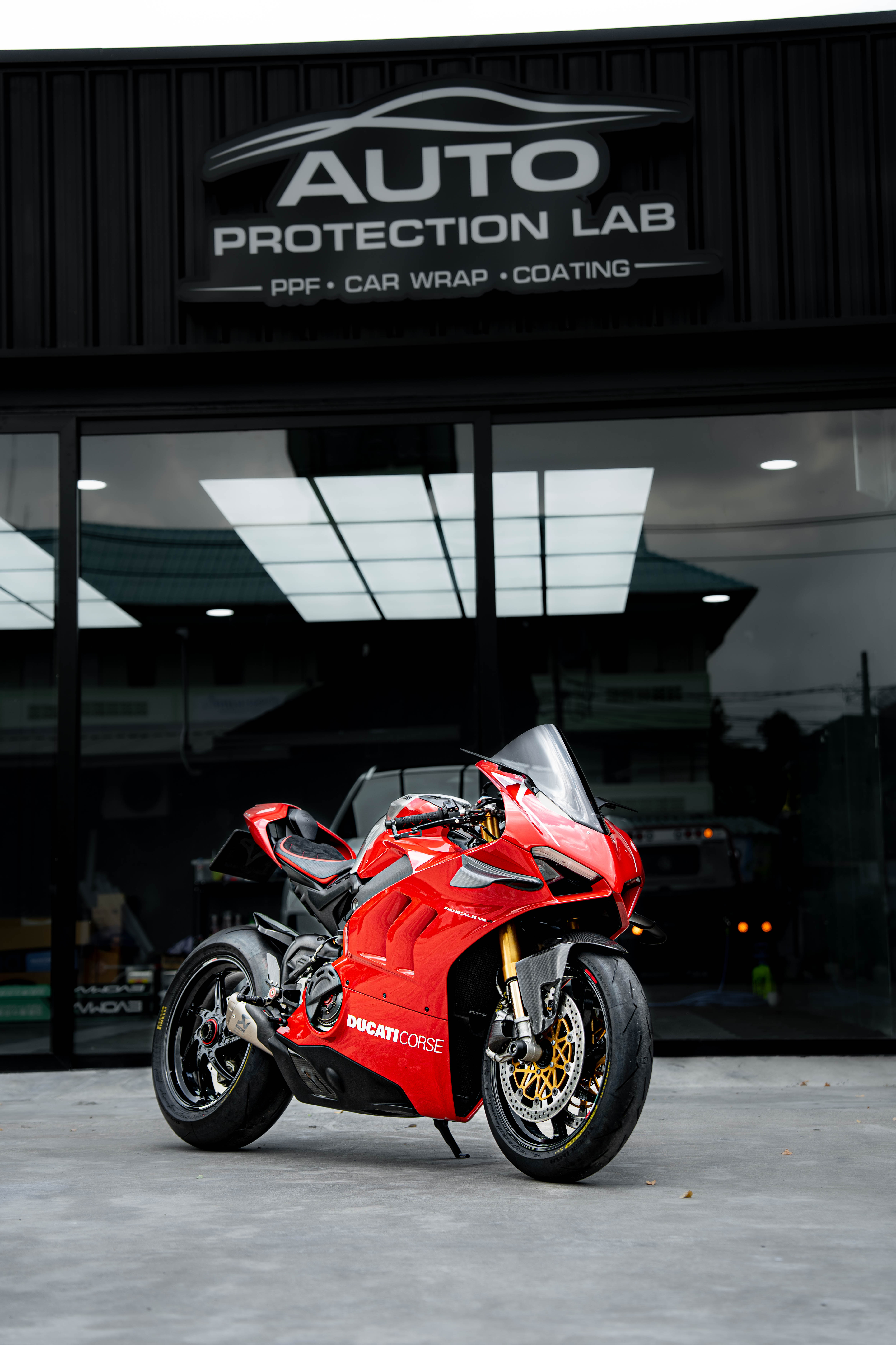 Ducati Panigale V4R เข้ารับบริการติดตั้งฟิล์มใสกันรอย PPF รอบคัน ด้วยฟิล์มคุณภาพระดับพรีเมียม 