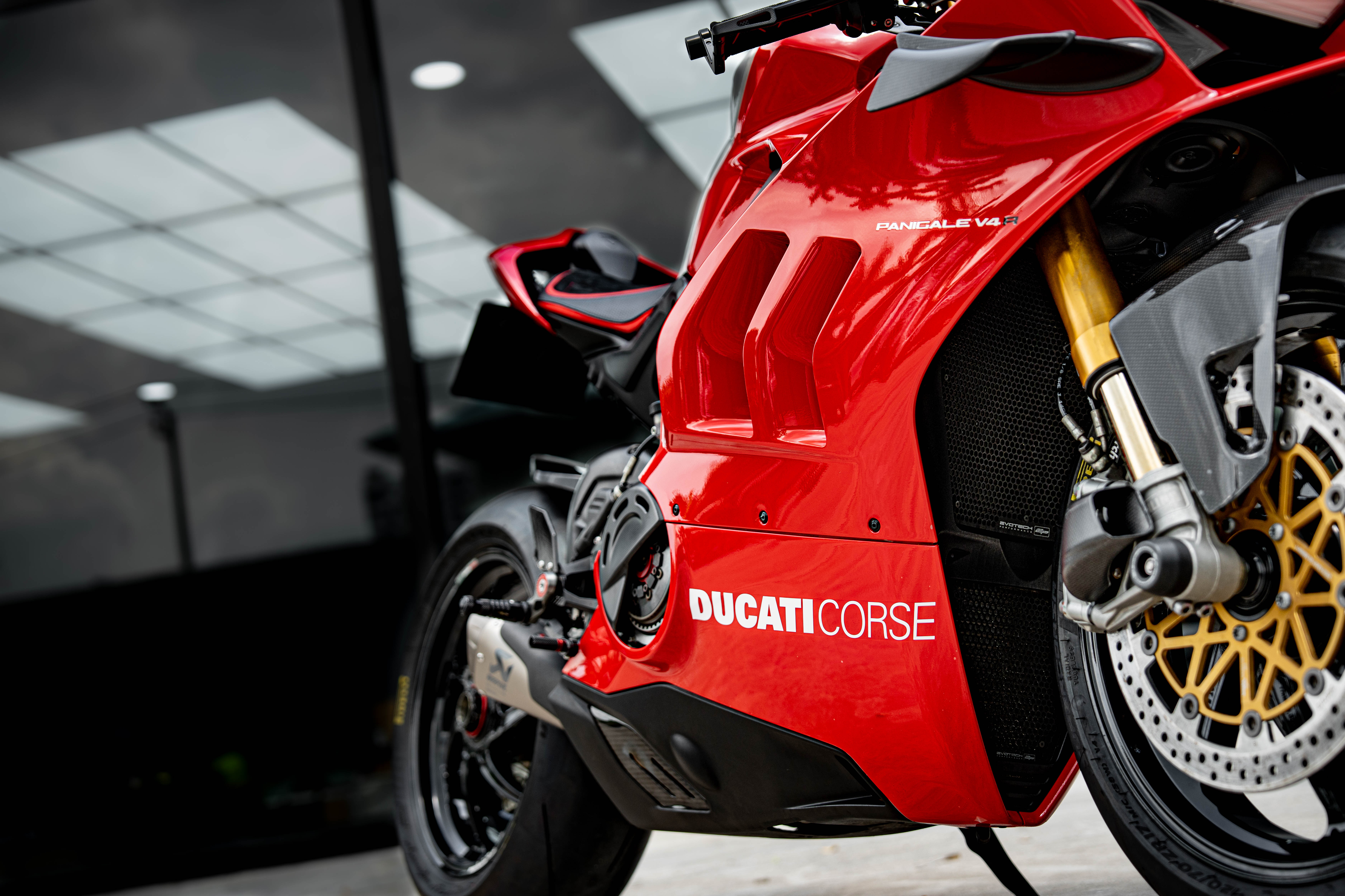 Ducati Panigale V4R เข้ารับบริการติดตั้งฟิล์มใสกันรอย PPF รอบคัน ด้วยฟิล์มคุณภาพระดับพรีเมียม 