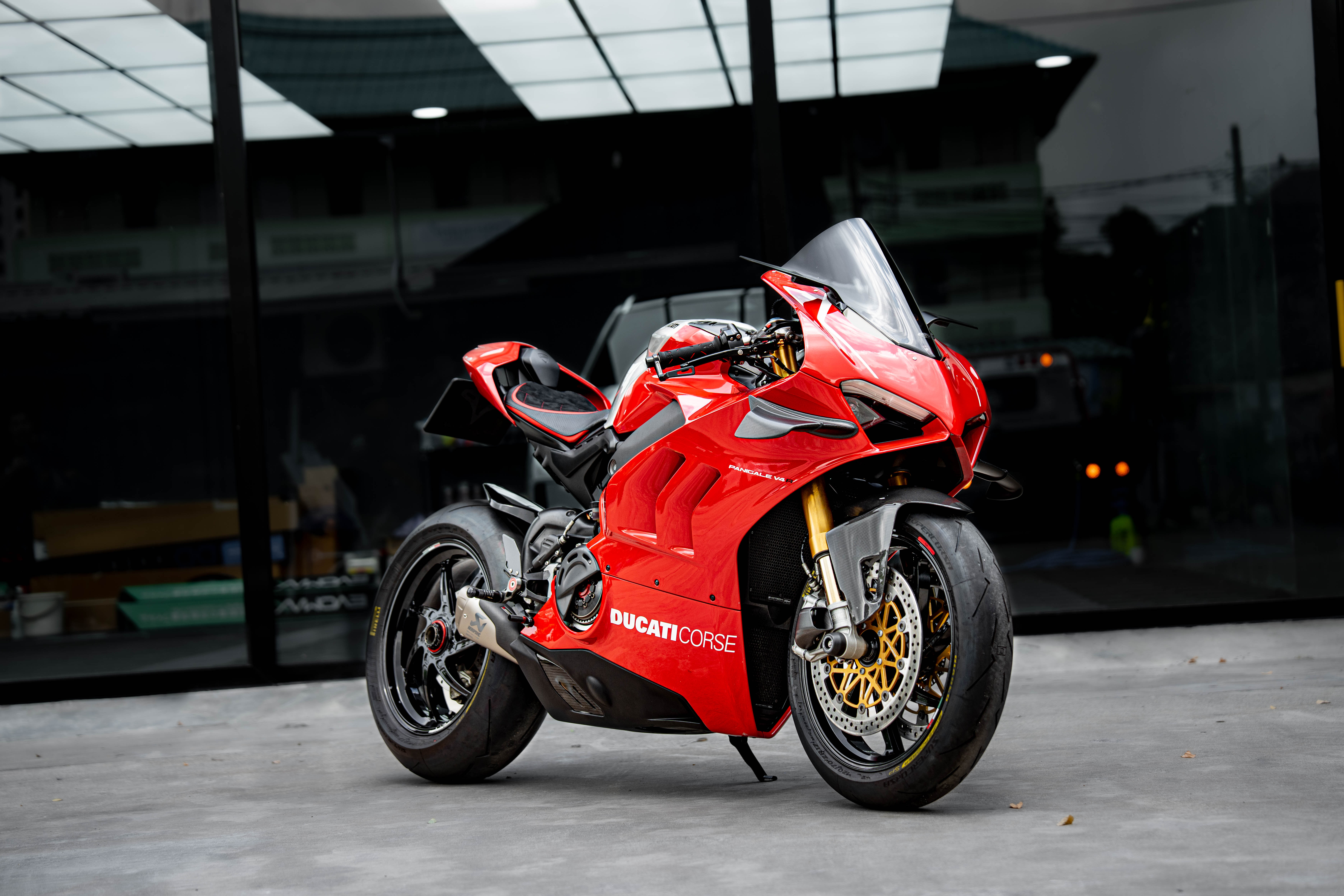 Ducati Panigale V4R เข้ารับบริการติดตั้งฟิล์มใสกันรอย PPF รอบคัน ด้วยฟิล์มคุณภาพระดับพรีเมียม 