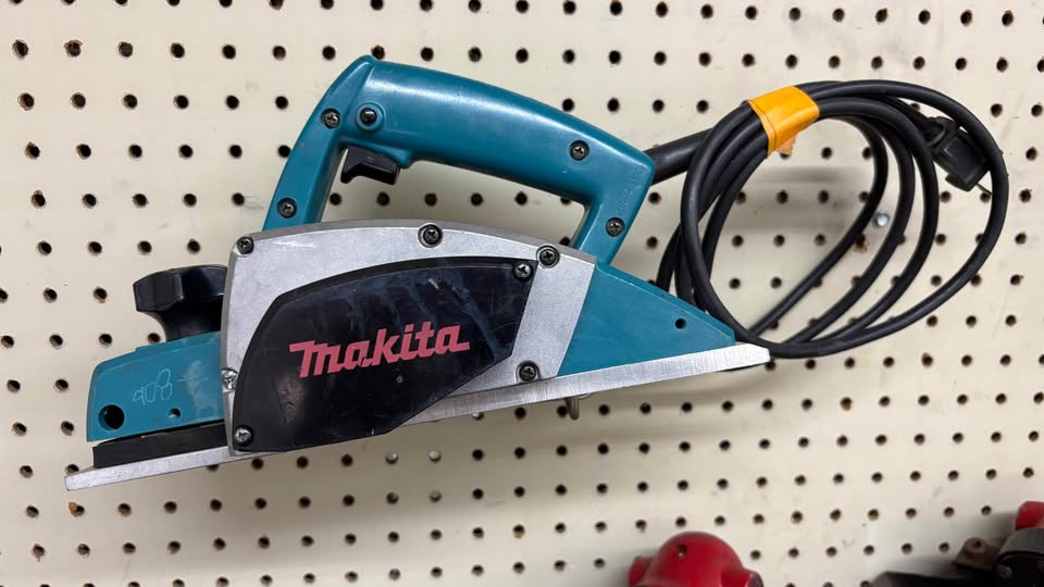 Makita N1900B Power Planer 