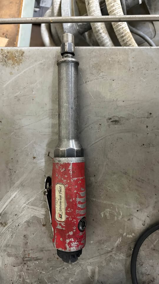 Universal Tool Pneumatic Die Grinder