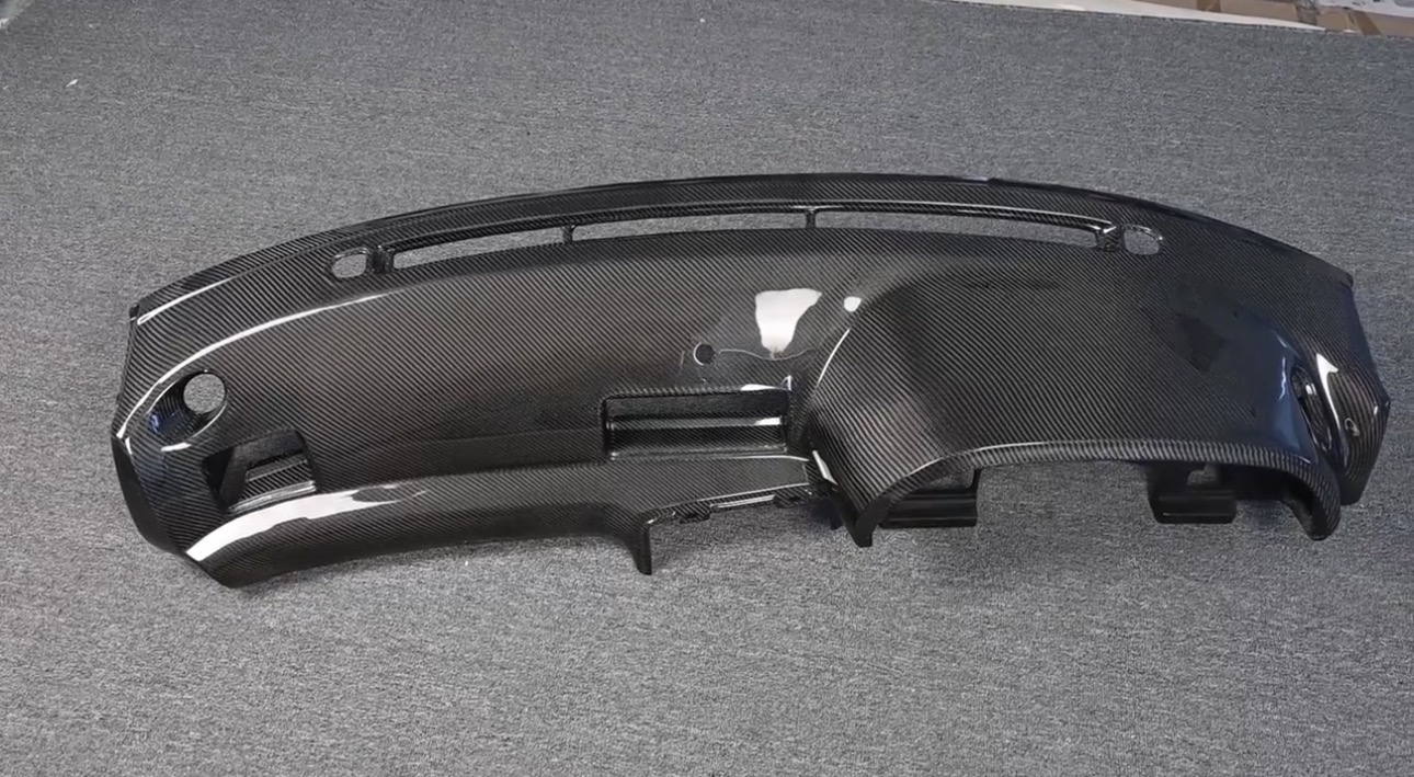 CARBON For 89-94 Nissan Skyline R32 GTR GTS RHD Dashboard w/ Center Hole Cutout