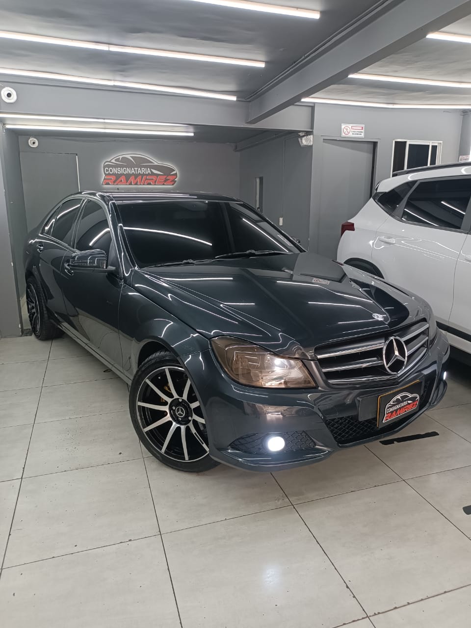 Mercedes Benz C-180 $51.900.000