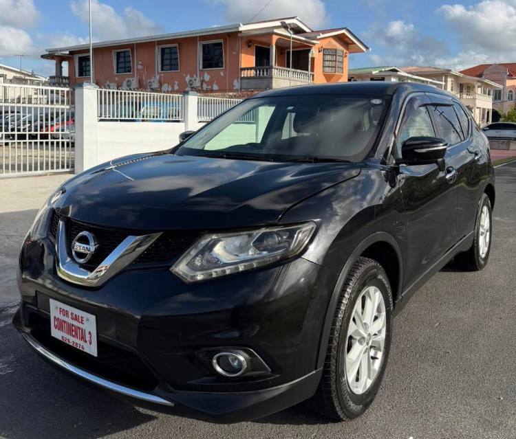 Nissan X-Trail SUV