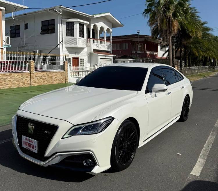 Toyota Crown RS